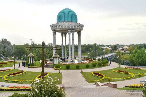 Шавкат Мирзиёев почтил память жертв репрессий и коронавируса — фото - Sputnik Узбекистан