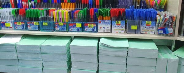 Канцтовары в торговом комплексе Илм Шуъласи  Канцтовары в торговом комплексе Илм Шуъласи  - Sputnik Ўзбекистон