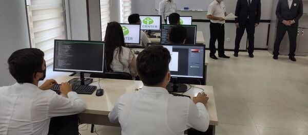 В Карши открылся новый IT-центр - Sputnik Узбекистан