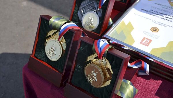 Награды победителям и призерам конкурса Верный друг на АрМИ-2020 - Sputnik Узбекистан