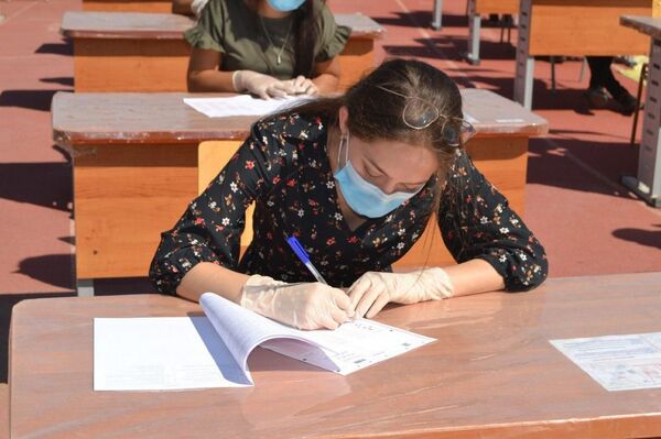 Бухара готовится к вступительным экзаменам - Sputnik Узбекистан