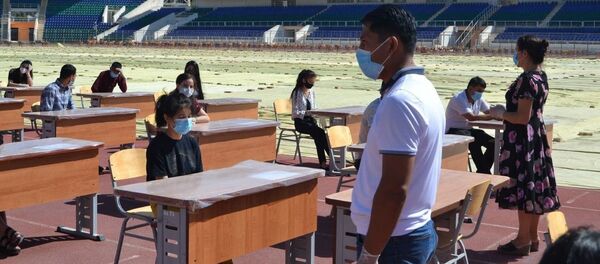 Подготовка открытых площадок для сдачи вступительных экзаменов в Бухаре Подготовка открытых площадок для сдачи вступительных экзаменов в Бухаре - Sputnik Узбекистан