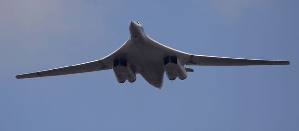 Тяжелый бомбардировщик-ракетоносец Ту-160 Тяжелый бомбардировщик-ракетоносец Ту-160 - Sputnik Ўзбекистон