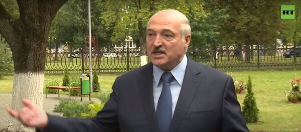 Чисто медийная выдумка, что я повернулся на Запад: Лукашенко об отношениях с Россией Чисто медийная выдумка, что я повернулся на Запад: Лукашенко об отношениях с Россией - Sputnik Узбекистан