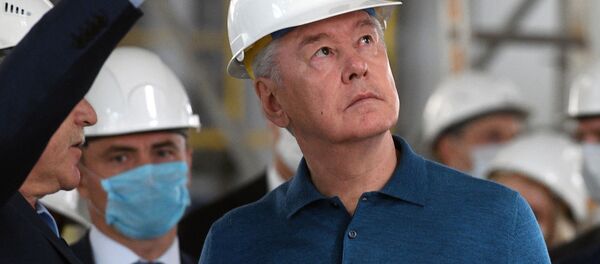 Мэр Москвы С. Собянин осмотрел ход реконструкции ГЭС-2 Мэр Москвы С. Собянин осмотрел ход реконструкции ГЭС-2 - Sputnik Ўзбекистон