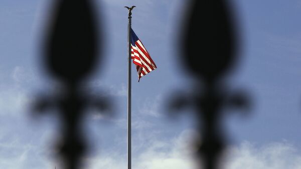 Вашингтон. Флаг США над Белым домом - Sputnik Ўзбекистон