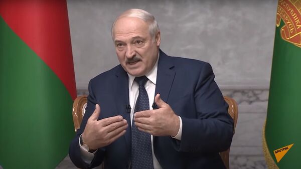 Nemnogo peresidel: Lukashenko dal bolshoye intervyu rossiyskim jurnalistam - Sputnik Oʻzbekiston