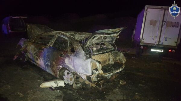 Jizzaxda Lacetti katta tezlikda avariya sodir qildi va yonib ketdi Jizzaxda Lacetti katta tezlikda avariya sodir qildi va yonib ketdi - Sputnik O‘zbekiston