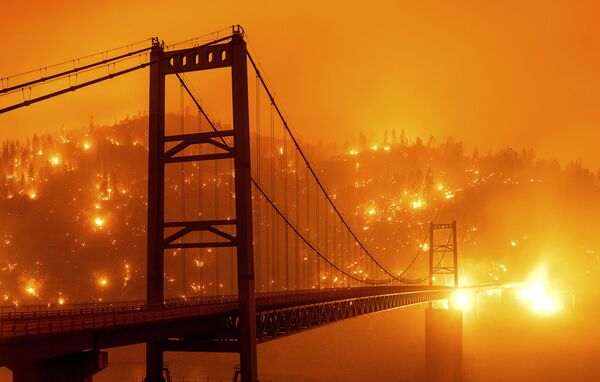 Лесные пожары в Калифорнии, США - Sputnik Ўзбекистон