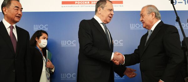 Министр иностранных дел Узбекистана Абдулазиз Камилов, министр иностранных дел РФ Сергей Лавров - Sputnik Узбекистан