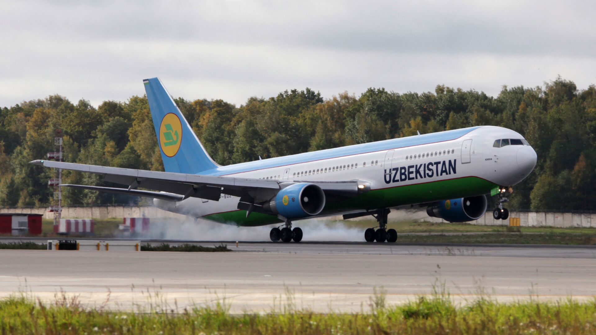 Боинг-767 авиакомпании Uzbekistan Airways - Sputnik Узбекистан, 1920, 30.05.2022