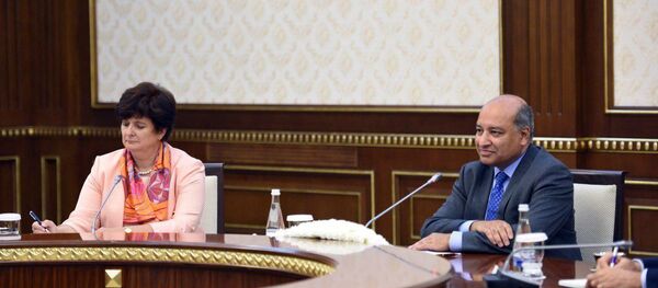Шавкат Мирзиёев принял президента Европейского банка реконструкции и развития Суму Чакрабарти. Шавкат Мирзиёев принял президента Европейского банка реконструкции и развития Суму Чакрабарти. - Sputnik Ўзбекистон