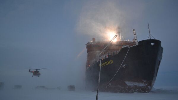 Ледокол, привезший российских полярников в Арктику для развертывания новой дрейфующей станции СП-40 - Sputnik Ўзбекистон