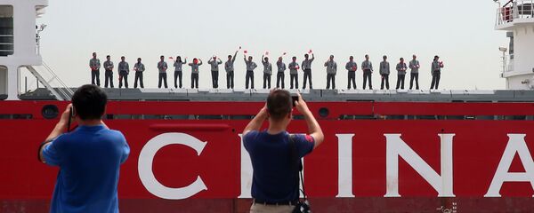 Китайские ученые на ледоколе Xuelong  - Sputnik Узбекистан