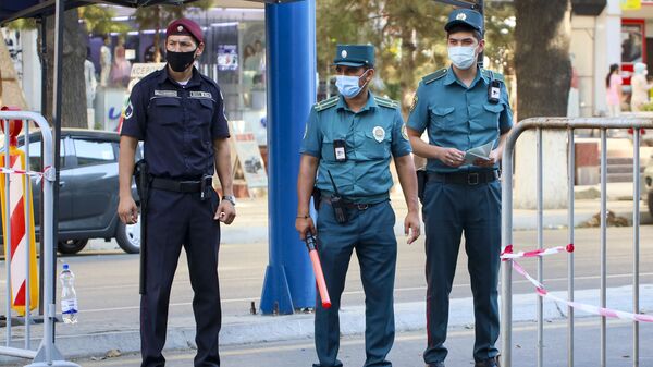 Полицейские в масках на улицах Ташкента - Sputnik Ўзбекистон