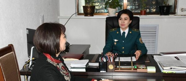 Замначальника управления профилактики правонарушений ГУВД Ташкента по вопросам женщин майор Максуда Хужаназарова Замначальника управления профилактики правонарушений ГУВД Ташкента по вопросам женщин майор Максуда Хужаназарова - Sputnik Ўзбекистон