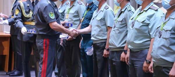 Часы от президента и звание: В Узбекистане наградили победителей АрМИ-2020  Часы от президента и звание: В Узбекистане наградили победителей АрМИ-2020  - Sputnik Ўзбекистон