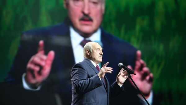 Президент Белоруссии Александр Лукашенко во время выступления в Минске - Sputnik Ўзбекистон