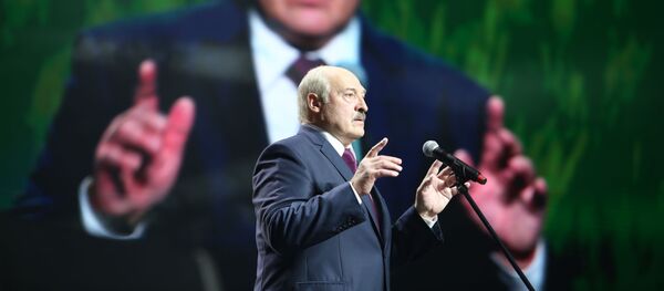 Президент Белоруссии Александр Лукашенко во время выступления в Минске - Sputnik Узбекистан