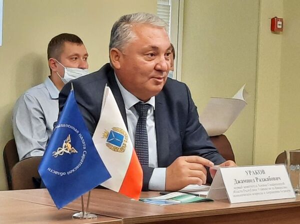 Взрослые трудятся, дети — учатся: как живут узбекистанцы в Саратовской области - Sputnik Узбекистан