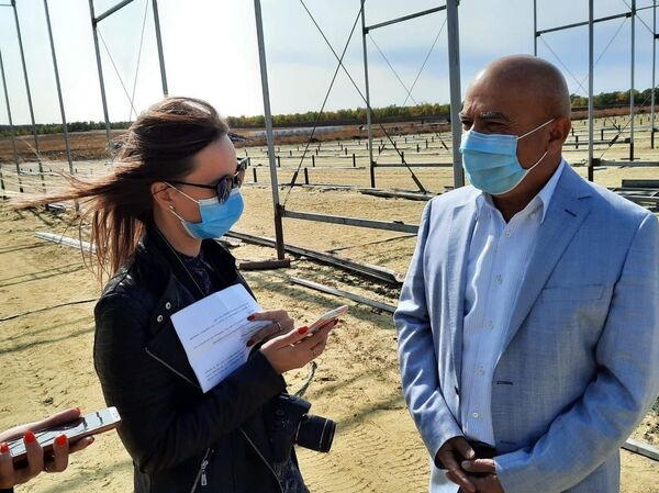 Взрослые трудятся, дети — учатся: как живут узбекистанцы в Саратовской области - Sputnik Узбекистан