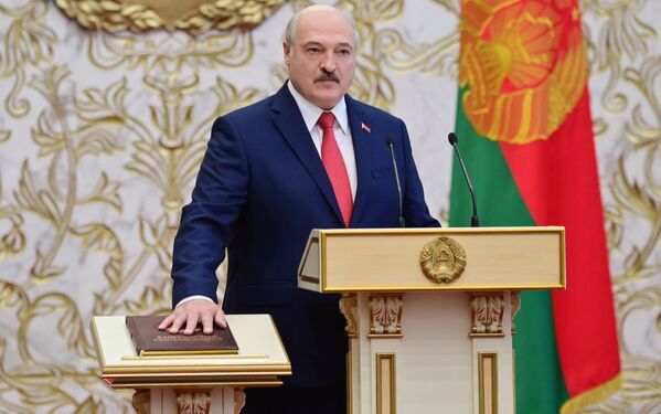 Президент Беларуси Александр Лукашенко на церемонии инаугурации в Минске. - Sputnik Узбекистан
