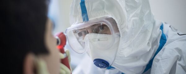 Врач с пациентом - Sputnik Узбекистан