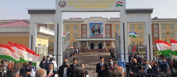 В Спитаменском районе Согдийской области Таджикистана состоялась торжественная церемония сдачи в эксплуатацию новой школы. - Sputnik Ўзбекистон