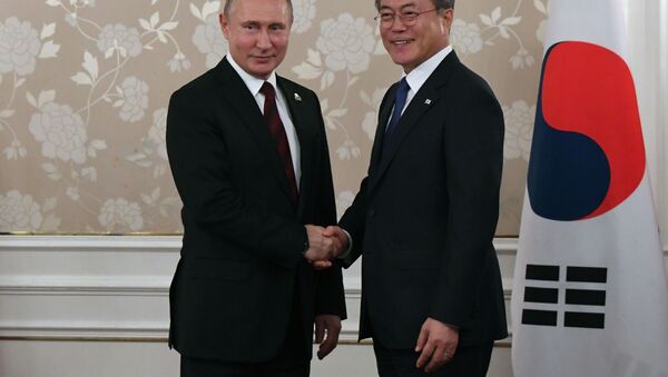 Prezident RF Vladimir Putin i prezident Respubliki Koreya Mun Chje In - Sputnik O‘zbekiston