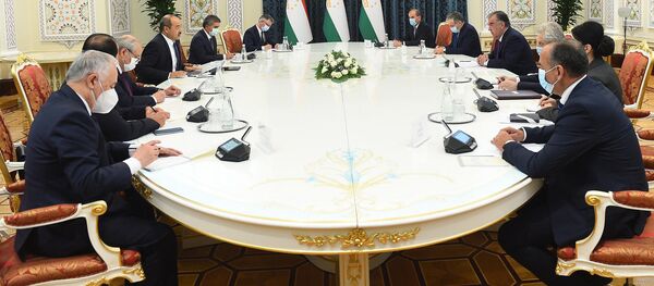 Президент Республики Таджикистан Эмомали Рахмон принял Премьер-министра Республики Узбекистан Абдуллу Арипова Президент Республики Таджикистан Эмомали Рахмон принял Премьер-министра Республики Узбекистан Абдуллу Арипова - Sputnik Ўзбекистон