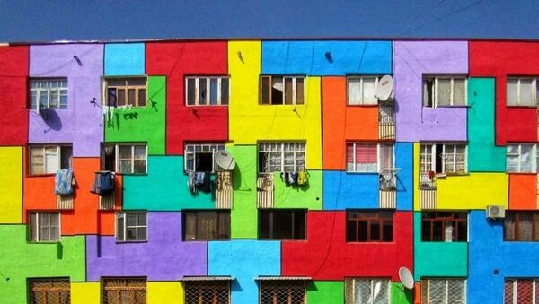 Креатив недалеко от Самарканда: дома разукрасили в яркие цвета - фото - Sputnik Ўзбекистон