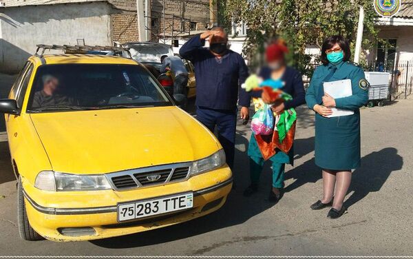 В Ташкенте мужчина оставил двухмесячную дочь на прилавке рынка - Sputnik Узбекистан