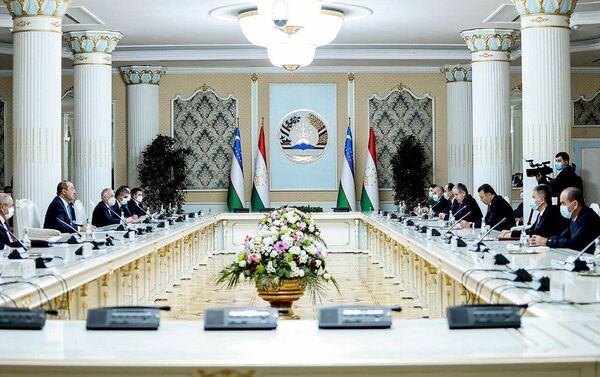 В Душанбе состоялось заседание Узбекско-Таджикской Межправительственной комиссии по торгово-экономическому сотрудничеству - Sputnik Узбекистан