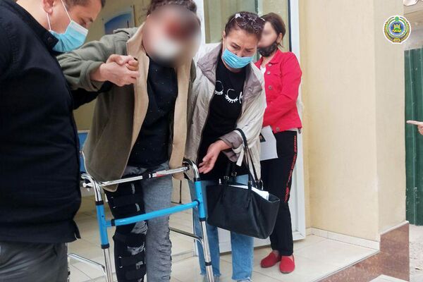 В Ташкенте женщина упала с четвертого этажа В Ташкенте женщина упала с четвертого этажа - Sputnik Узбекистан