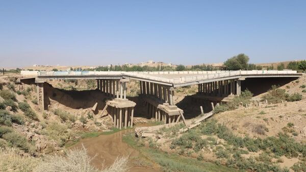 Мост в Сурхандарьинской области, расположенный на 76-м км автодороги Дарбанд — Бойсун — Элбаён - Sputnik Узбекистан
