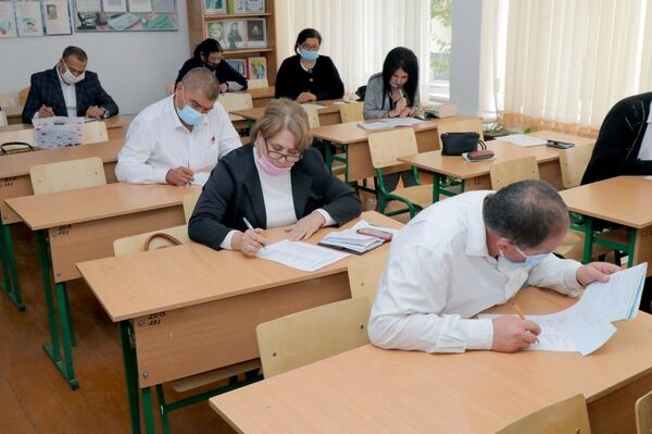 В ногу со временем: педагоги Ташобласти повысили квалификацию в цифровой сфере - Sputnik Узбекистан