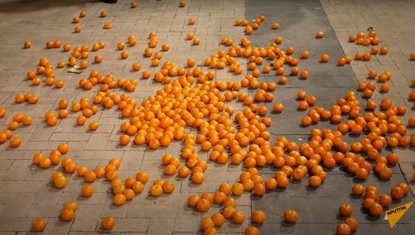 Зачем художник выбросил 29 тонн моркови на лондонскую улицу? - Sputnik Узбекистан
