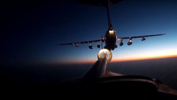 Ночная дозаправка в воздухе экипажа Ту-95МС ВКС России - Sputnik Узбекистан