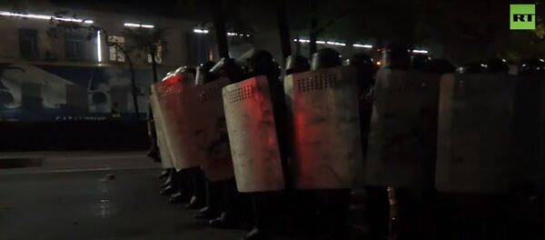 Беспорядки в Бишкеке из-за итогов парламентских выборов - Sputnik Узбекистан