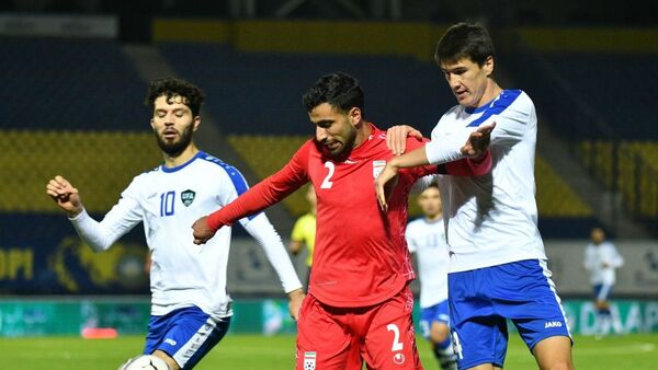 Товарищеский матч между сборными Узбекистана и Ирана по футболу - Sputnik Узбекистан