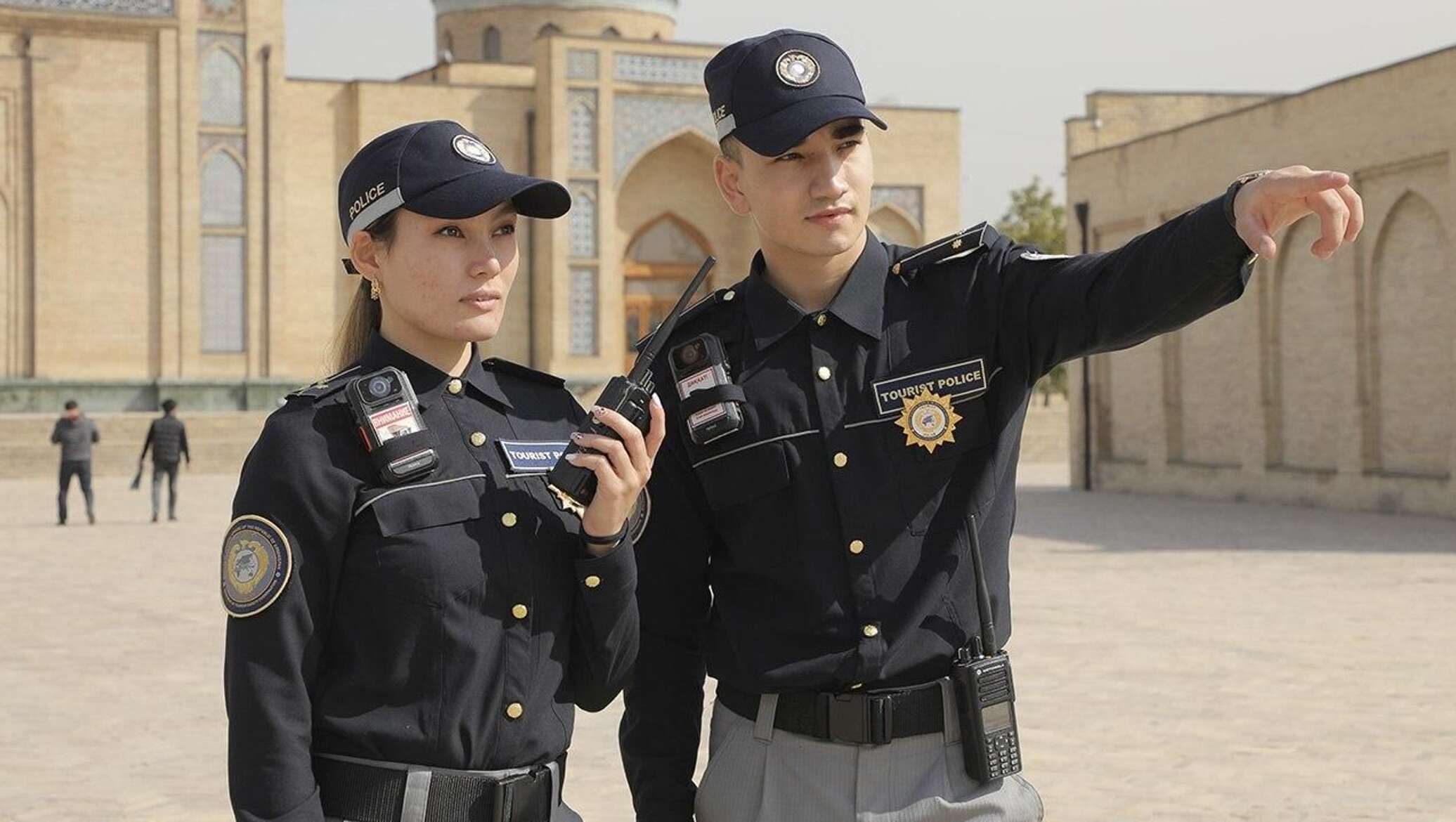 Хорошую форму также. Новая форма милиции Узбекистана. Туристическая полиция Узбекистан. Форма полиции. Новая форма полиции.