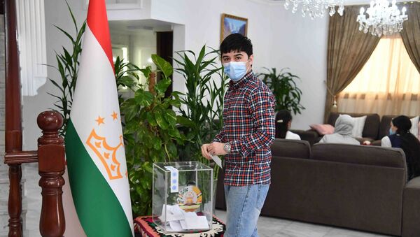Выборы президента Таджикистана за рубежом: Кувейт - Sputnik Узбекистан