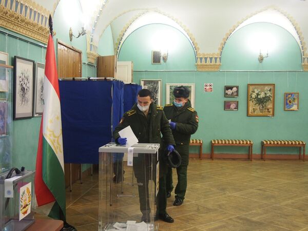Выборы президента Таджикистана за рубежом: Россия, Санкт-Петербург - Sputnik Узбекистан