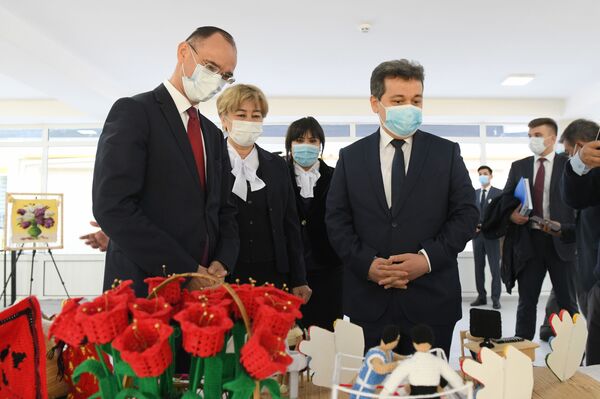 Как РФ будет поддерживать изучение русского языка в Узбекистане — меморандум - Sputnik Узбекистан