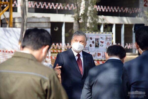Шавкат Мирзиёев ознакомился со строительством Университета геологических наук - фото Шавкат Мирзиёев ознакомился со строительством Университета геологических наук - фото - Sputnik Узбекистан