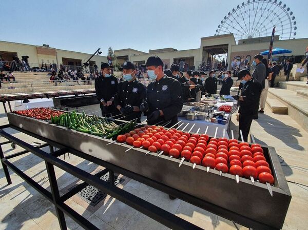 Shaxsiy rekord: Toshkentda ilk bor 10 metrlik kabob festivali boshlandi - Sputnik O‘zbekiston