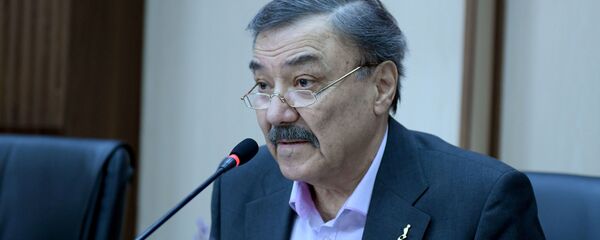 Заслуженный артист Узбекистана Рустам Сагдуллаев - Sputnik Узбекистан