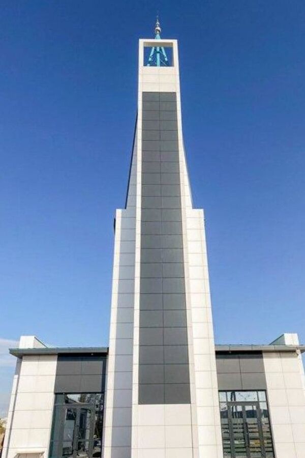 Rossiyada xay-tek uslubida qurilgan masjid ochildi - foto - Sputnik O‘zbekiston