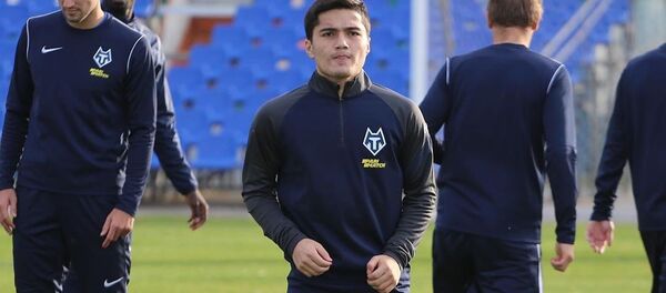 Первая тренировка Жасура Жалолиддинова в составе ФК Тамбов - Sputnik Узбекистан