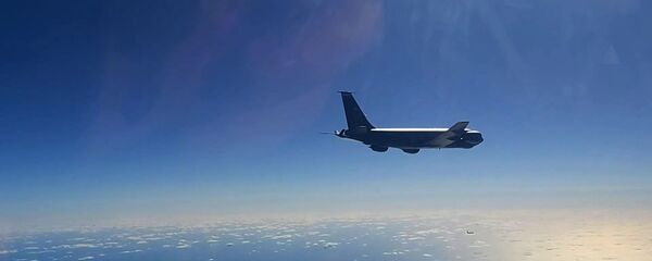 Истребители МиГ-31 и Су-35 отогнали от российских границ самолеты США Истребители МиГ-31 и Су-35 отогнали от российских границ самолеты США - Sputnik Узбекистан